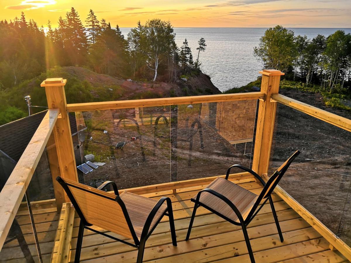 North Shore Retreat - Off-grid - Oceanfront Indian Brook