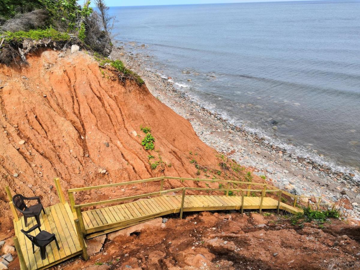 North Shore Retreat - Off-grid - Oceanfront * Indian Brook