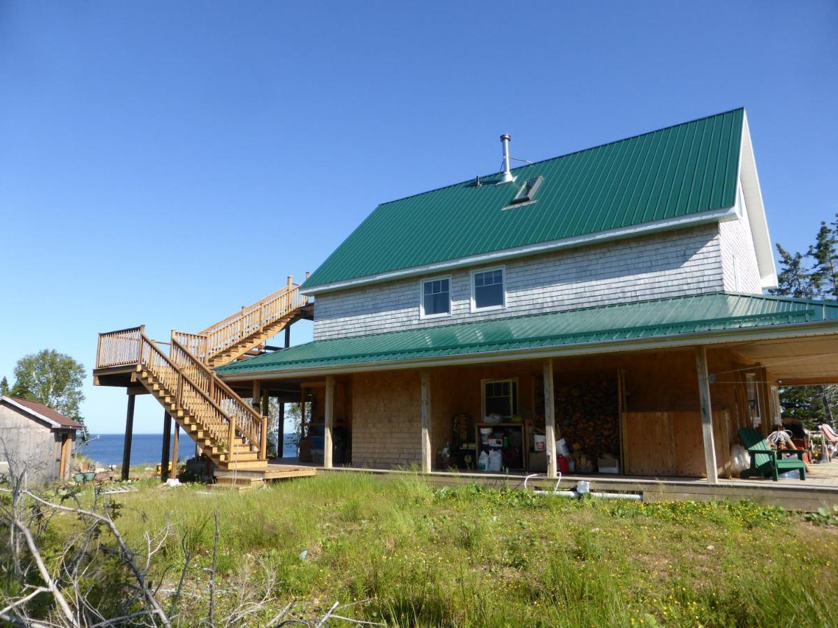 Apartment North Shore Retreat - Off-grid - Oceanfront *