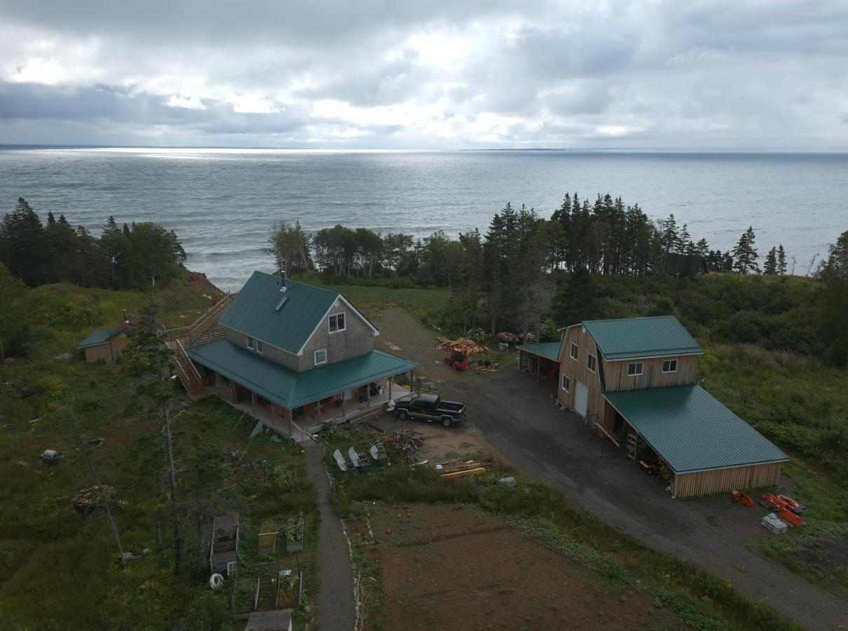 Apartment North Shore Retreat - Off-grid - Oceanfront *
