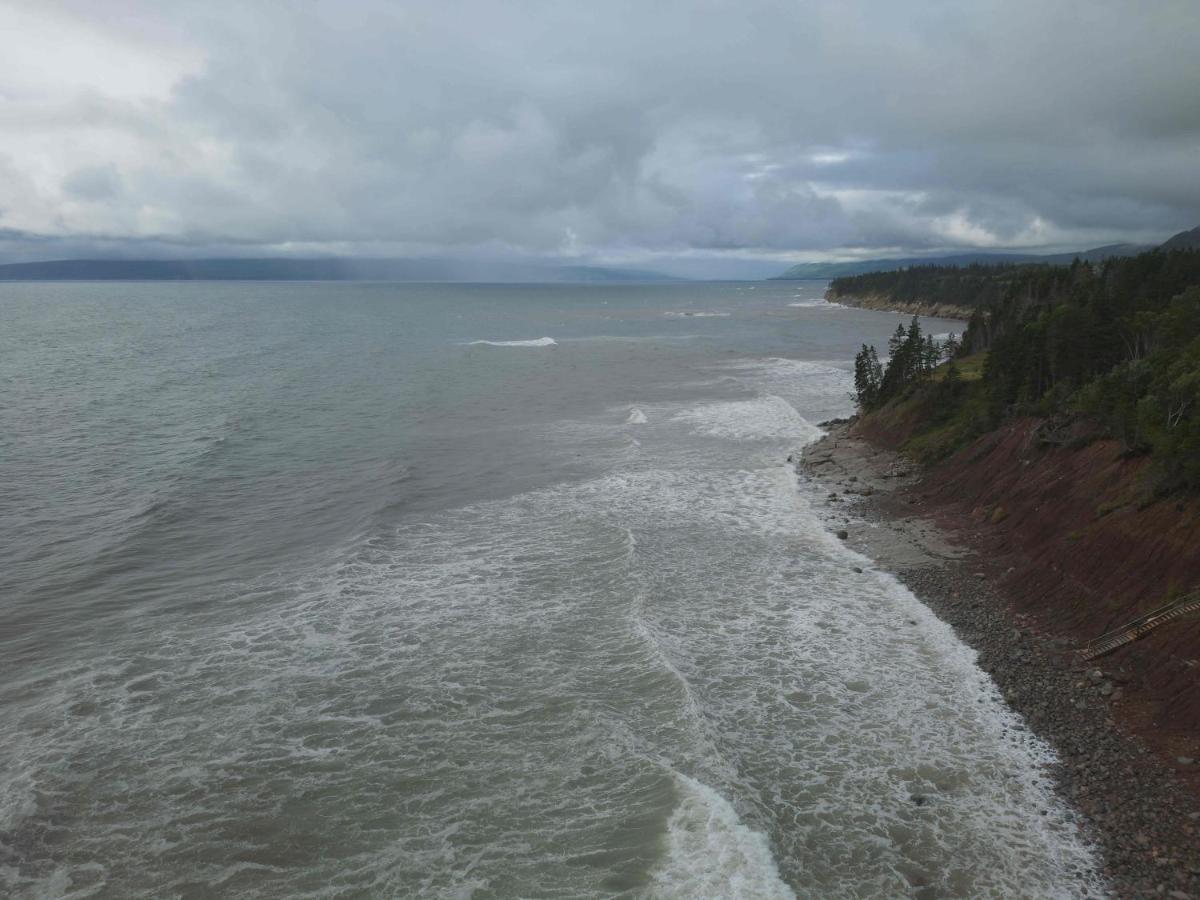 North Shore Retreat - Off-grid - Oceanfront * Indian Brook