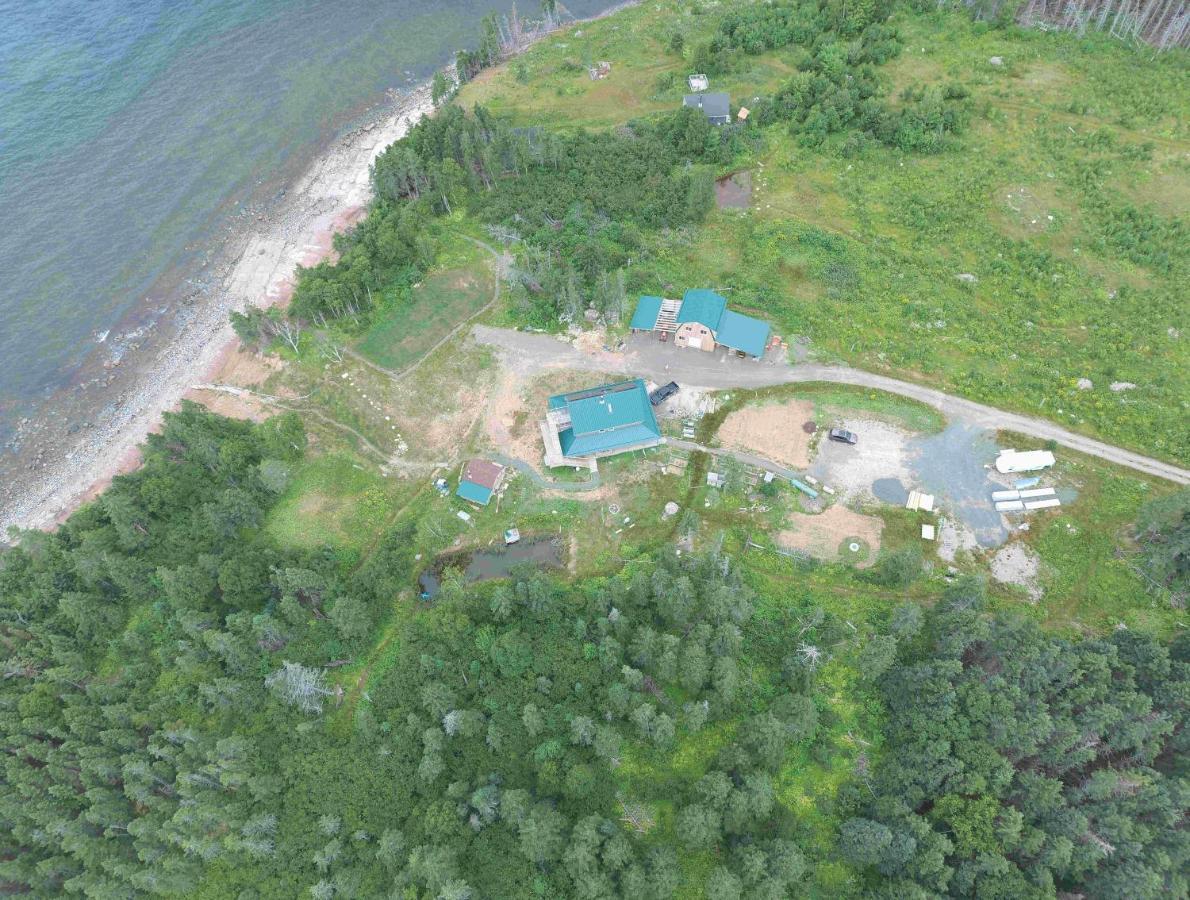 North Shore Retreat - Off-grid - Oceanfront Indian Brook