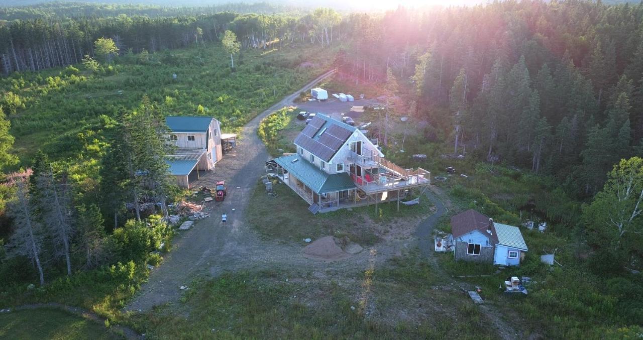 North Shore Retreat - Off-grid - Oceanfront